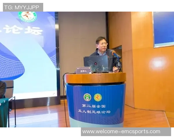 足球带臂的魅力与挑战探讨如何提升运动员的竞技表现与安全性